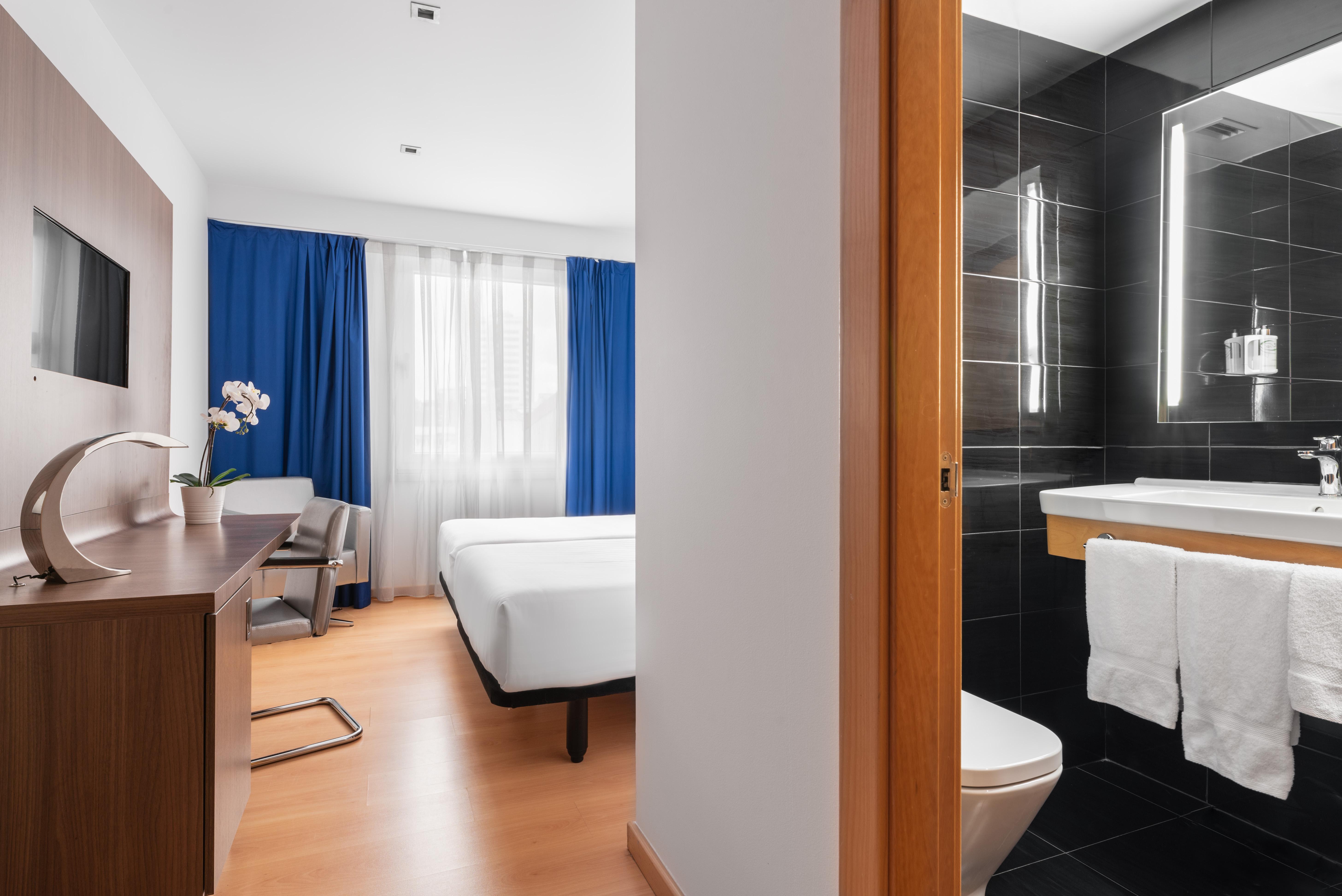 Eurostars Blue Coruna Hotel A Coruna Ngoại thất bức ảnh